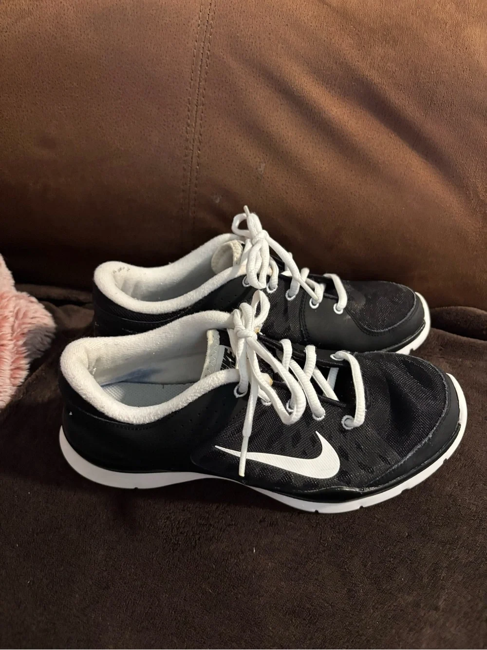 Nike Black and White Women's Athletic Sneakers